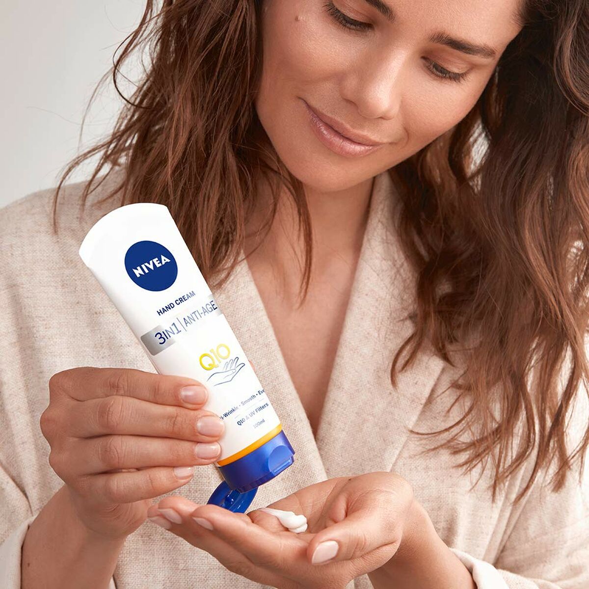 Anti-ageing Hand Cream Nivea Q10 3-in-1 100 ml - Nova Cosmetici